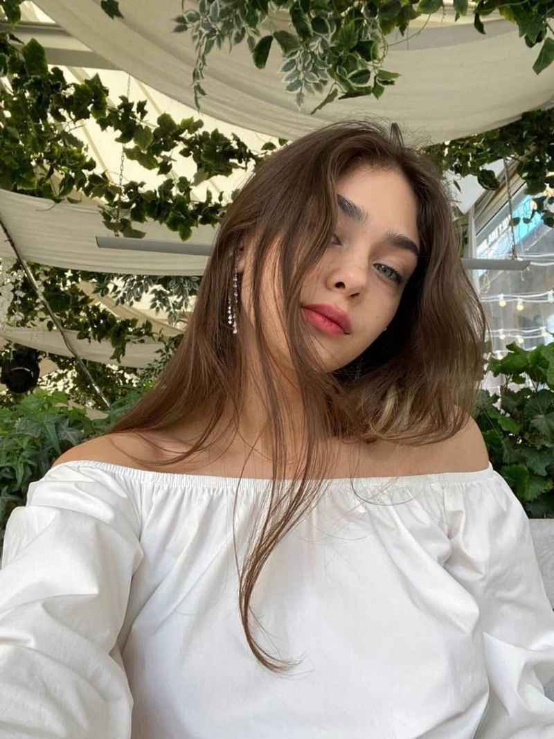 Veronique - curvy