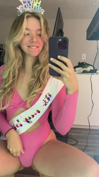 Clemence - party girl