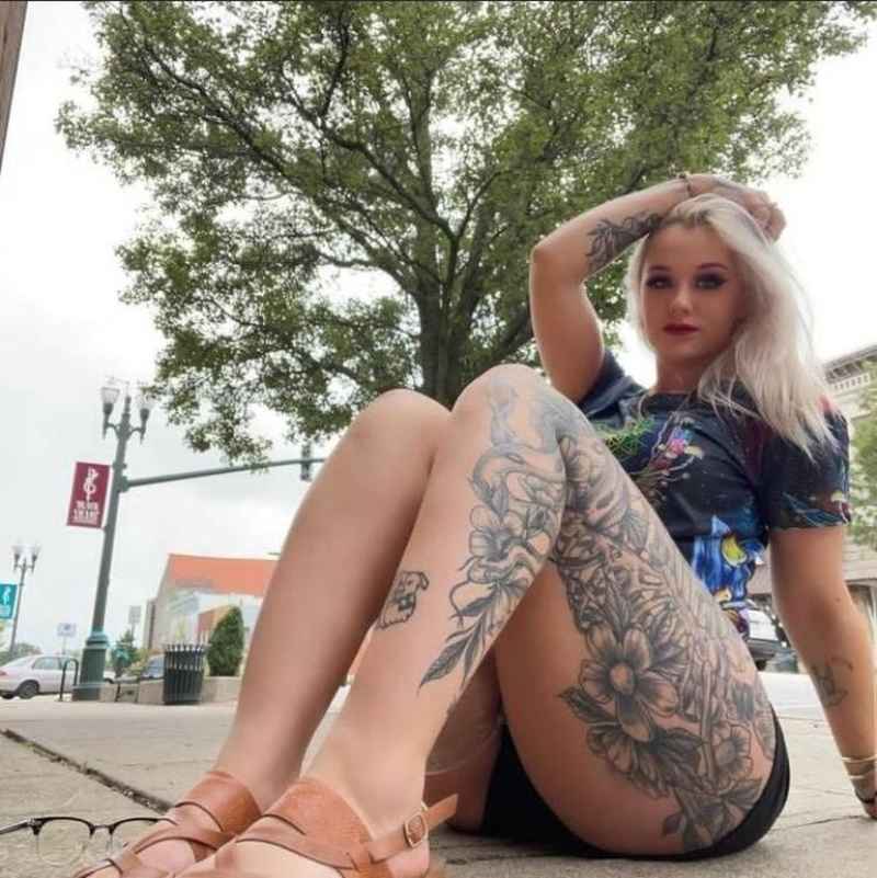 Therese - curvy