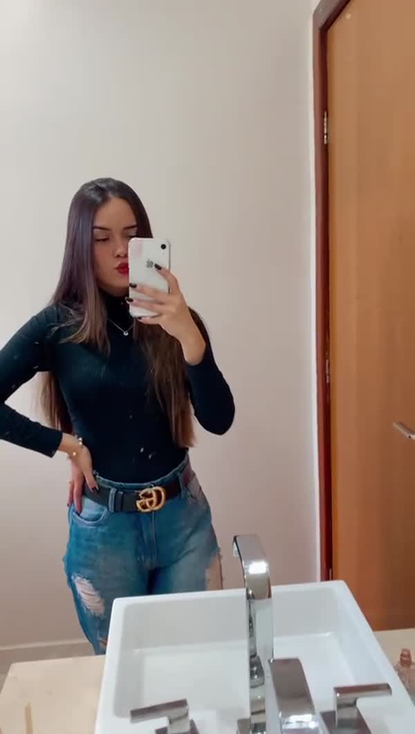 Hannah - curvy
