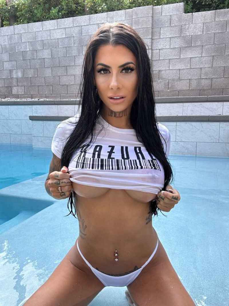 Valerie - outcall available