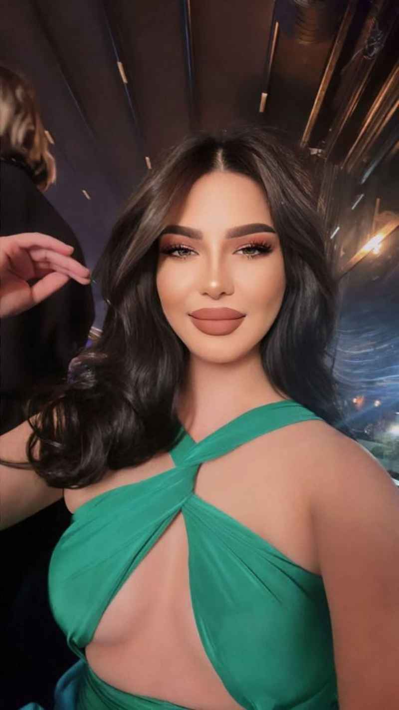Sara - mature companion
