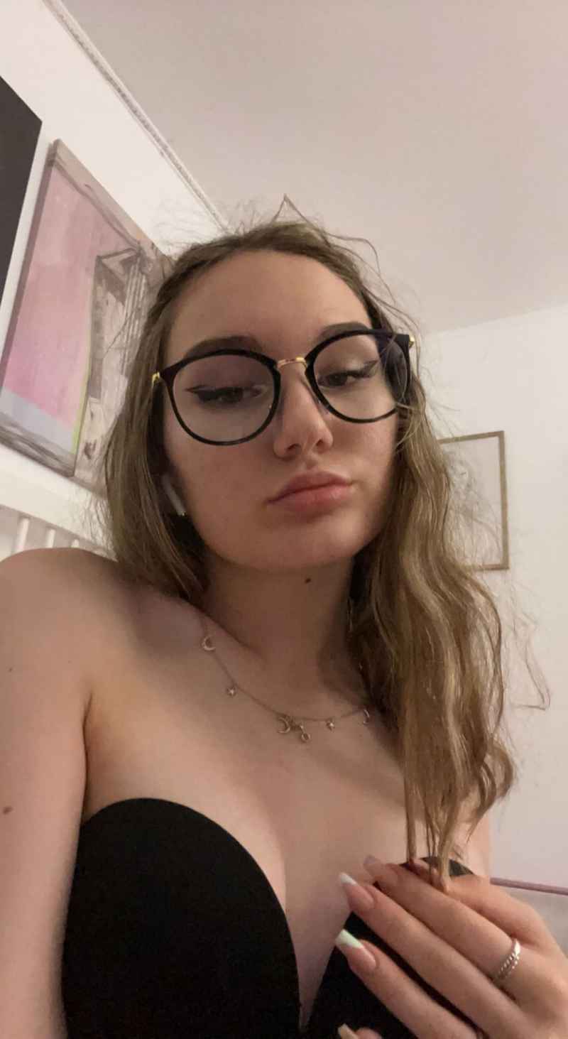 Naomi - petite