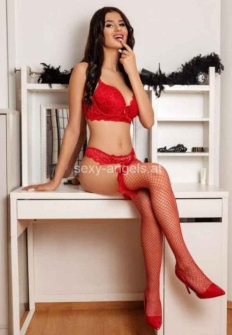 Sibylle - outcall available