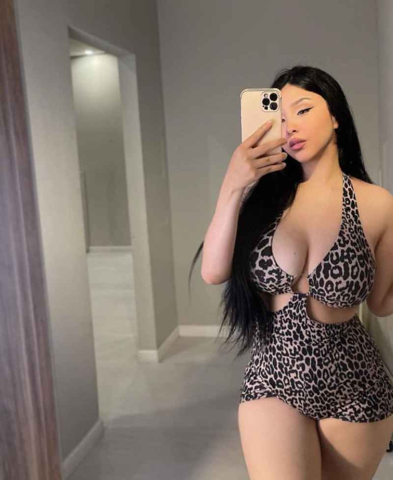 Estelle - curvy