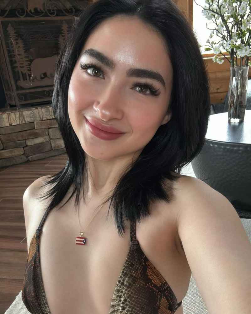 Kaia - mature companion