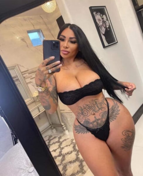 Layla - open minded