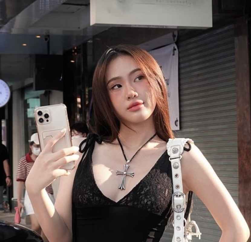 Maisie - local girl