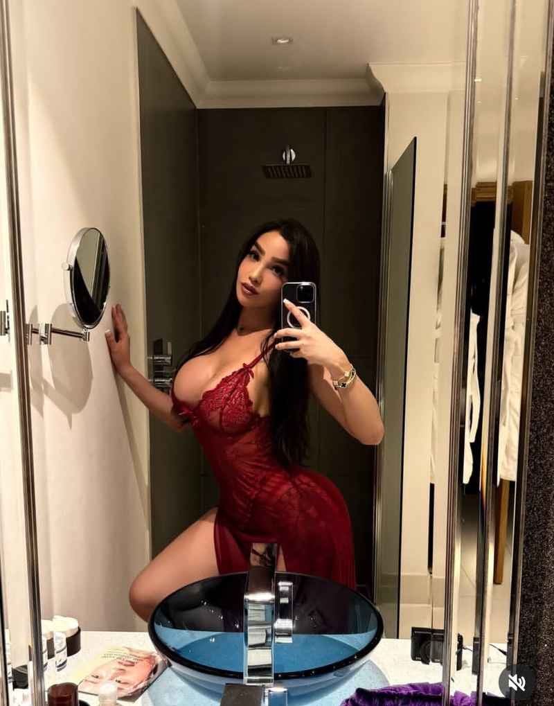 Sibylle - brunette