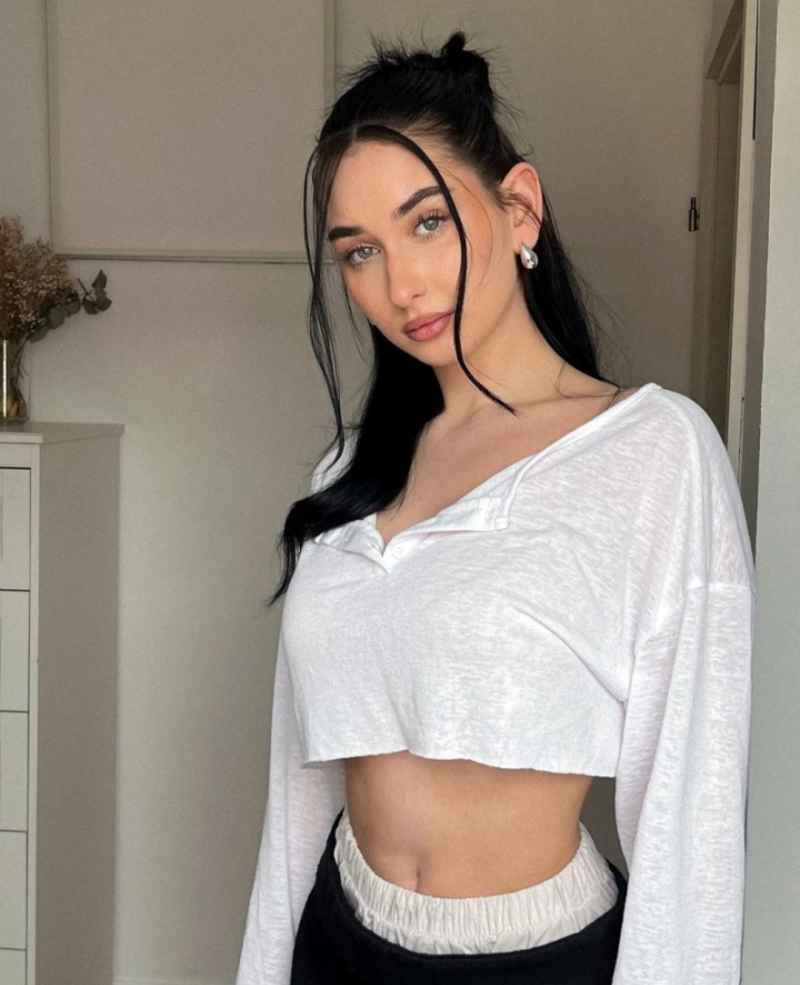 Emily - new in town