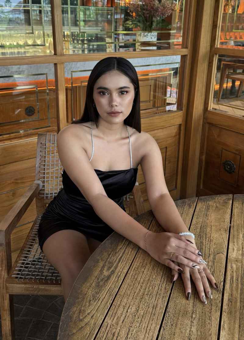 Nathalie - outcall available