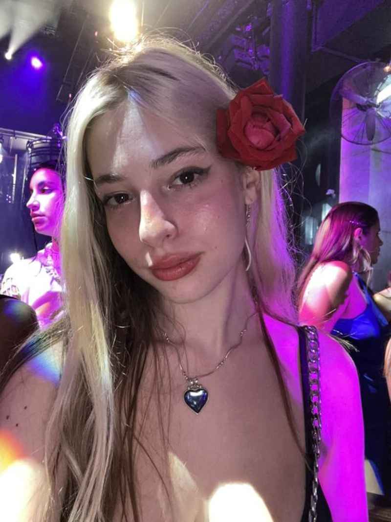 Holly - outcall available