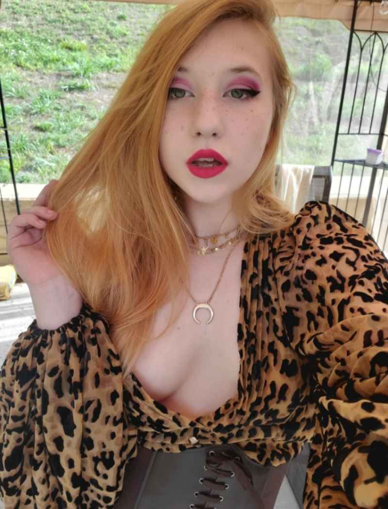 Laure - curvy
