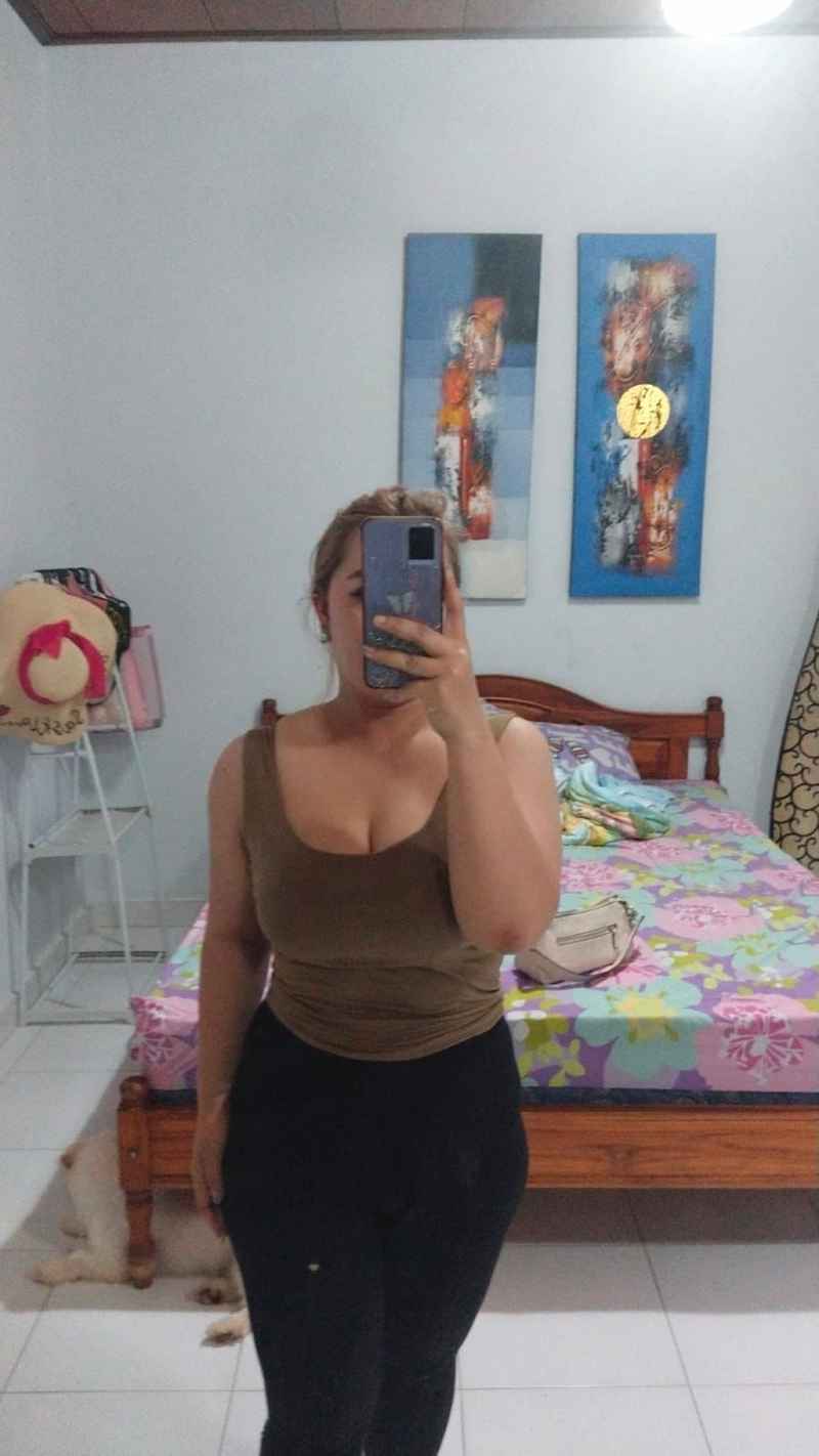 Nina - brunette