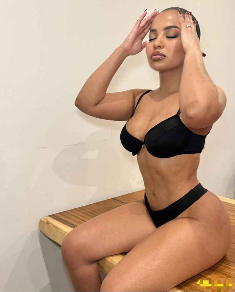 Esme - brunette