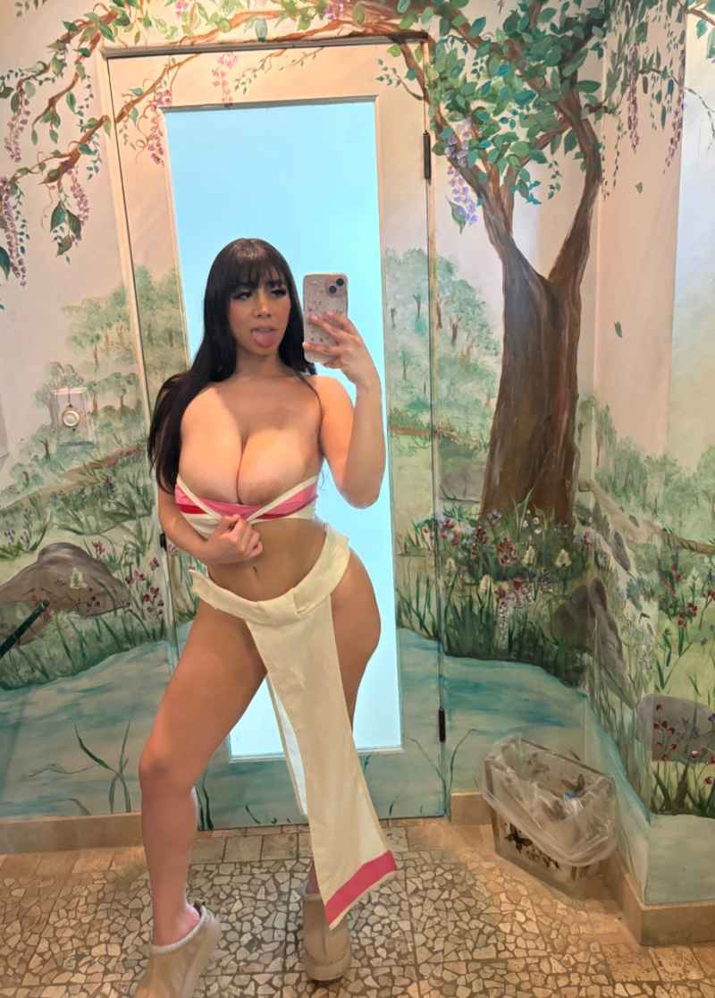 Maureen - curvy