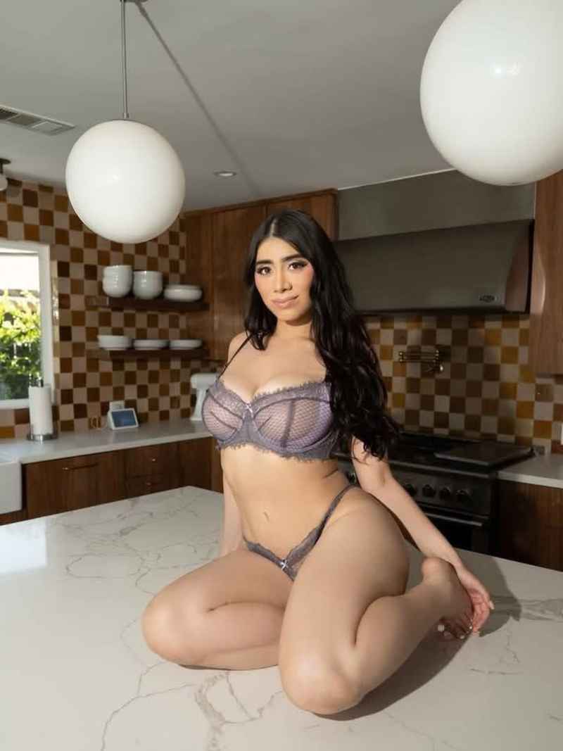 Pamela - outcall available