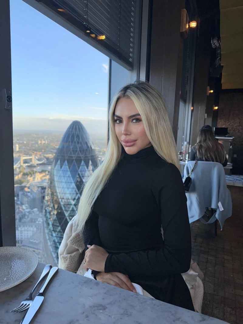 Keira - curvy