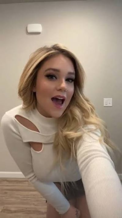Maureen - brunette