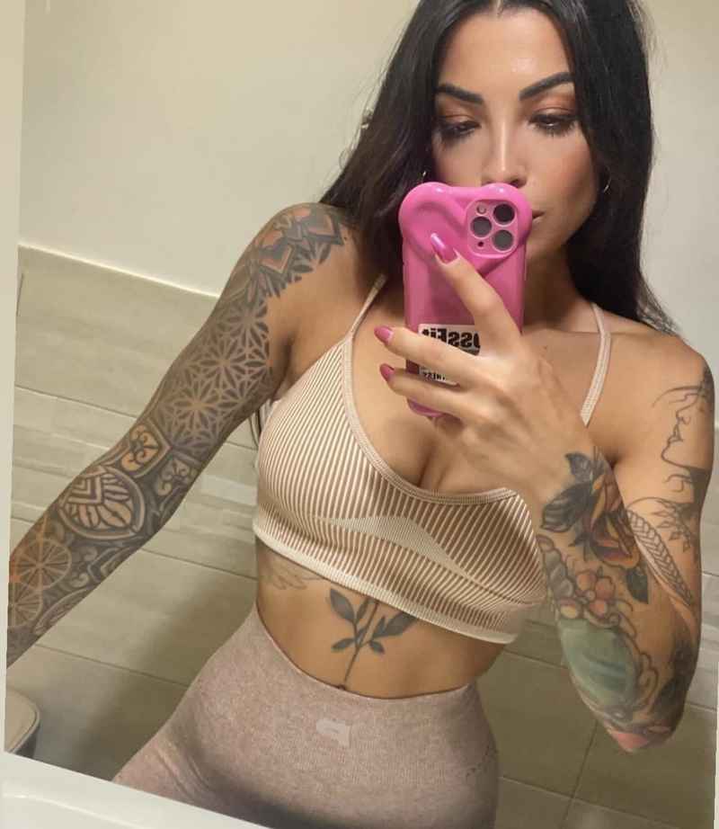 Eileen - brunette