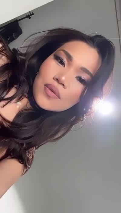 Clemence - party girl