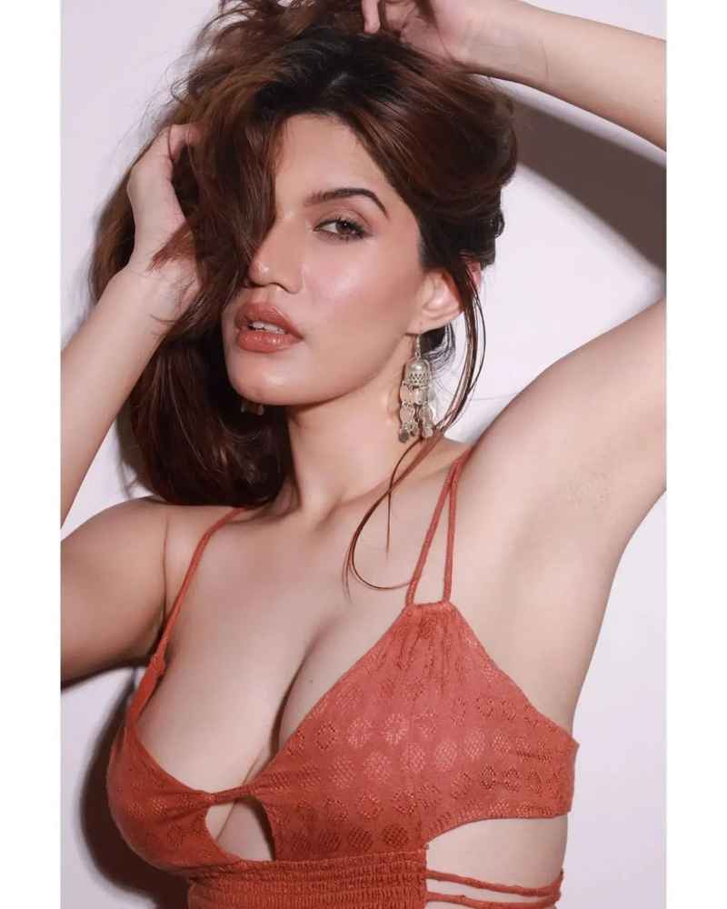 Theresa - curvy