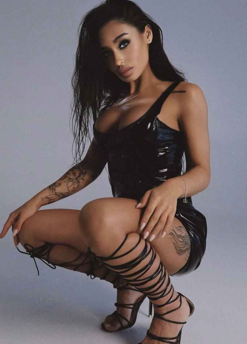 Jasmine - curvy
