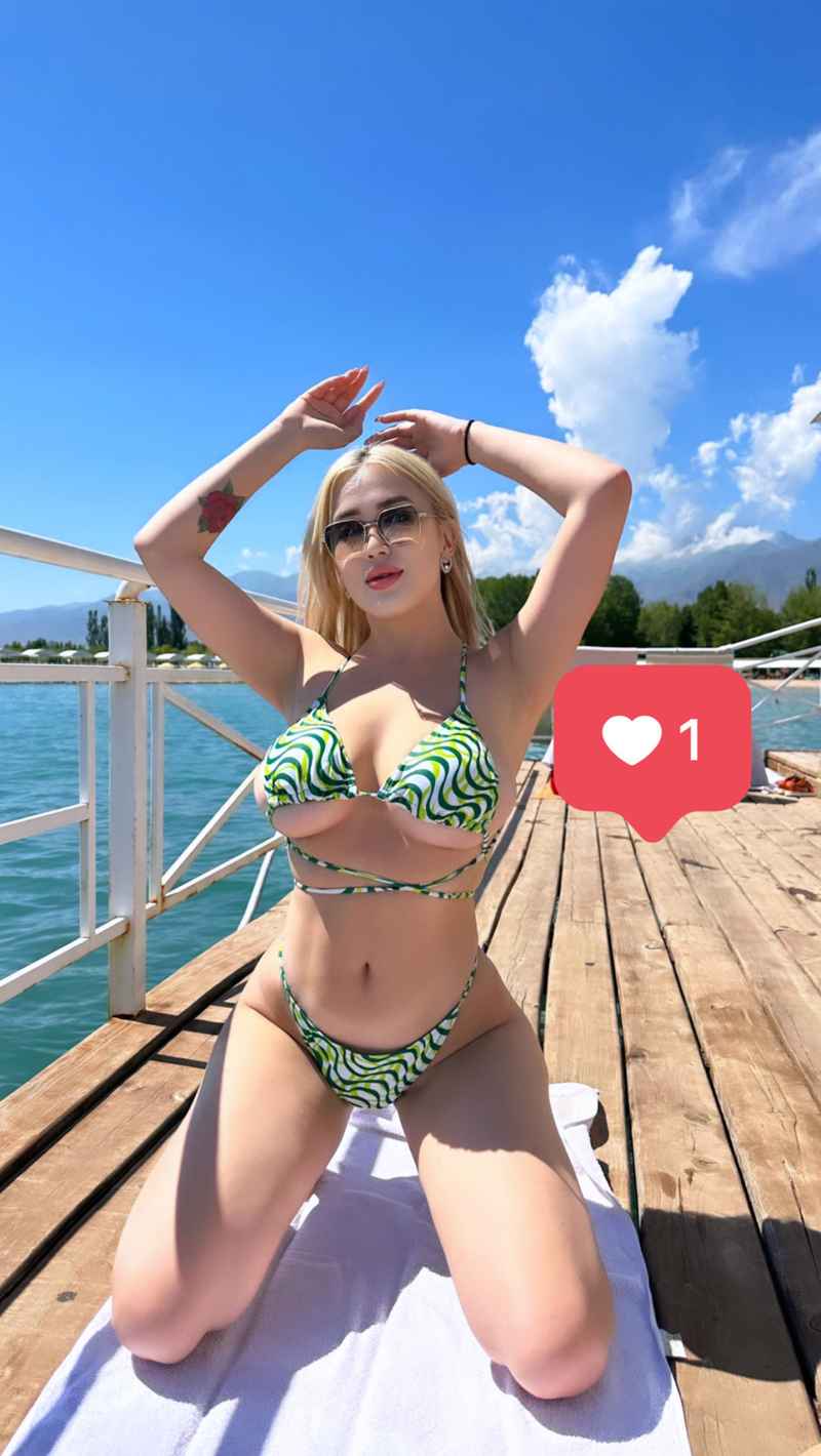 Angeline - curvy