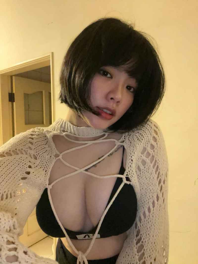 Ivy - mature companion