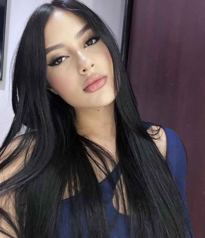 Siobhan - curvy