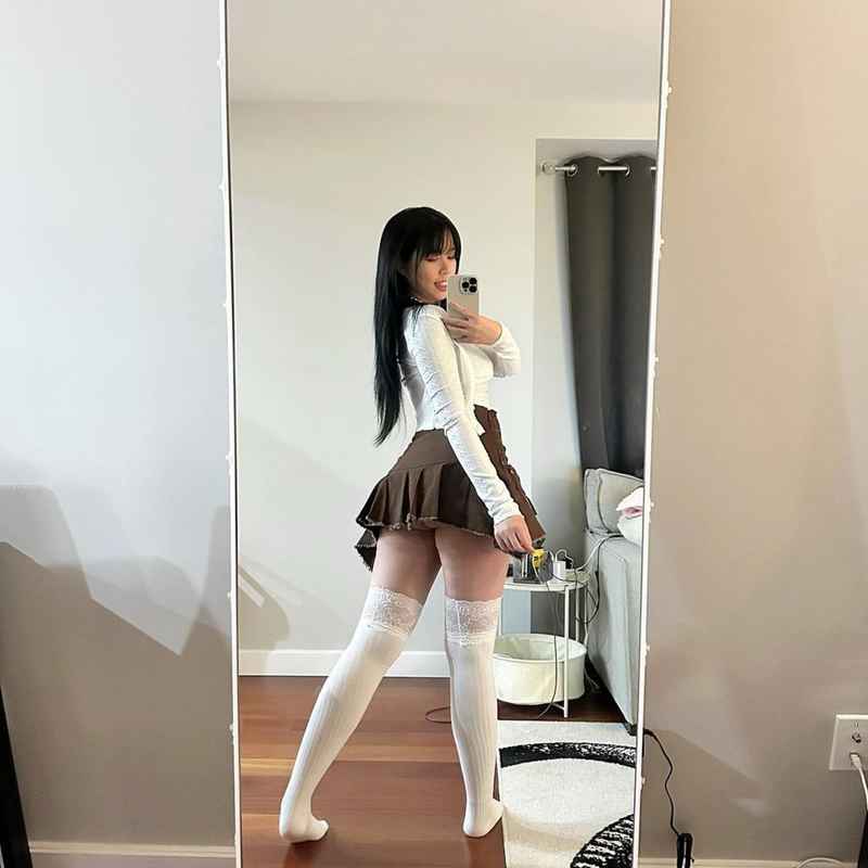 Lauren - petite