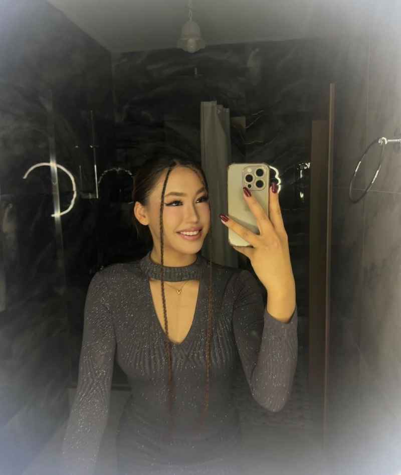Danielle - blonde