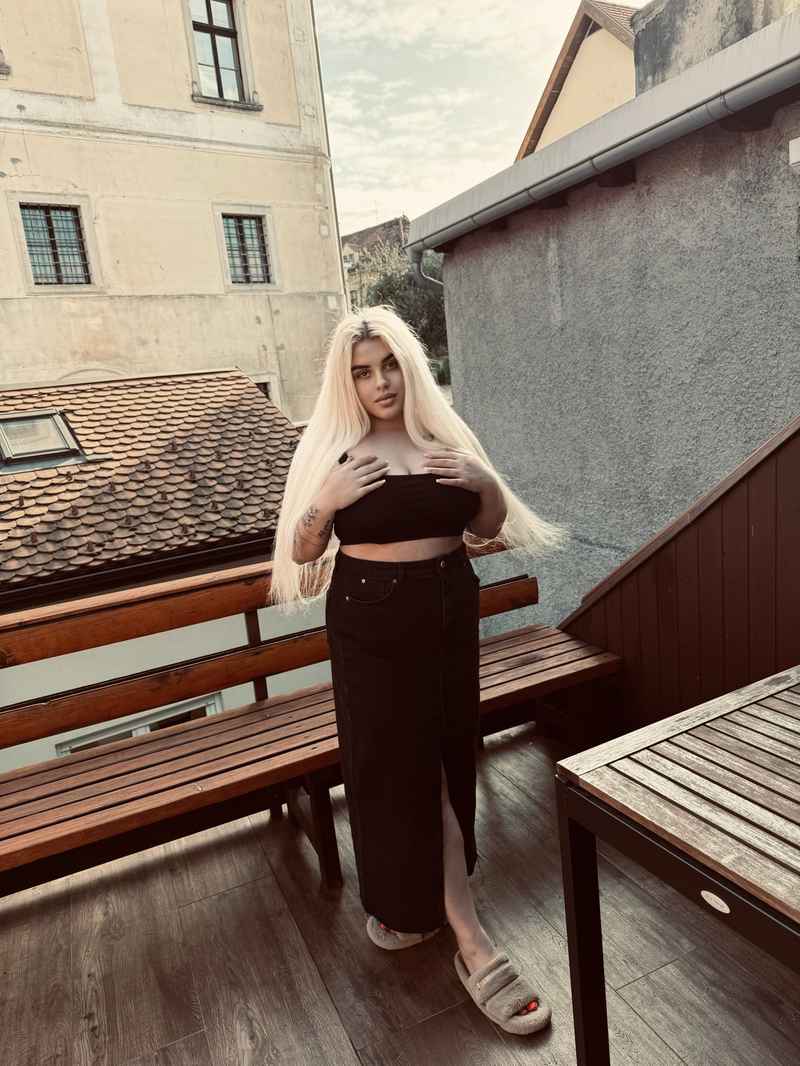 Ella - blonde