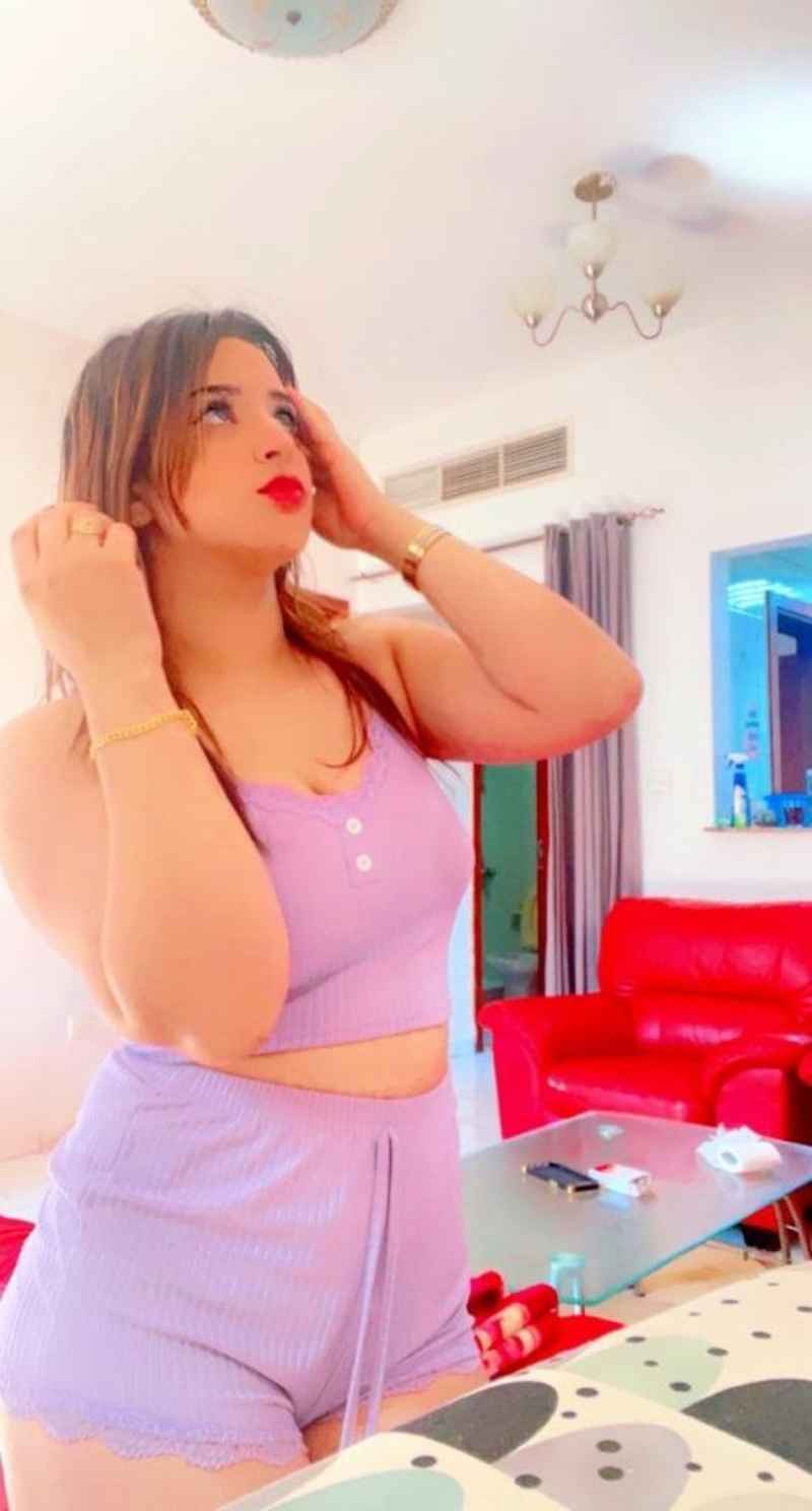 Nadine - outcall available
