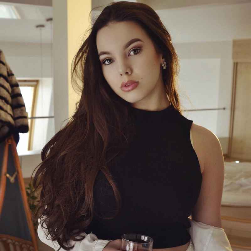 Suzanne - independent companion