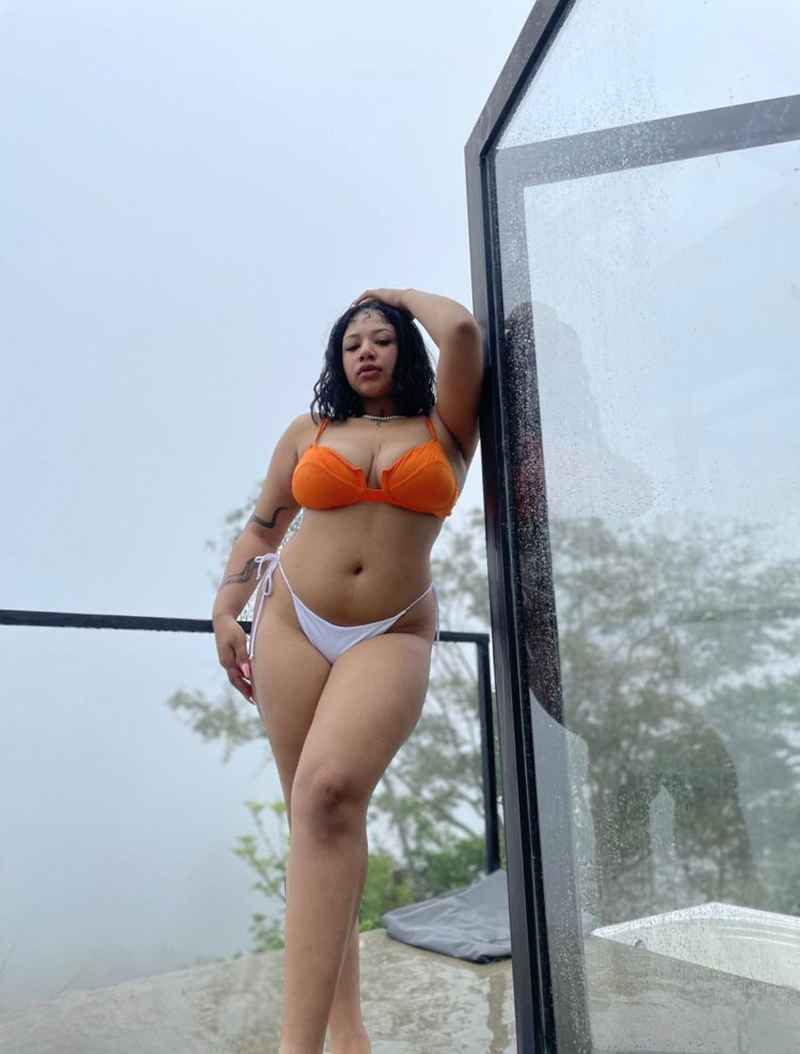 Anaelle - curvy