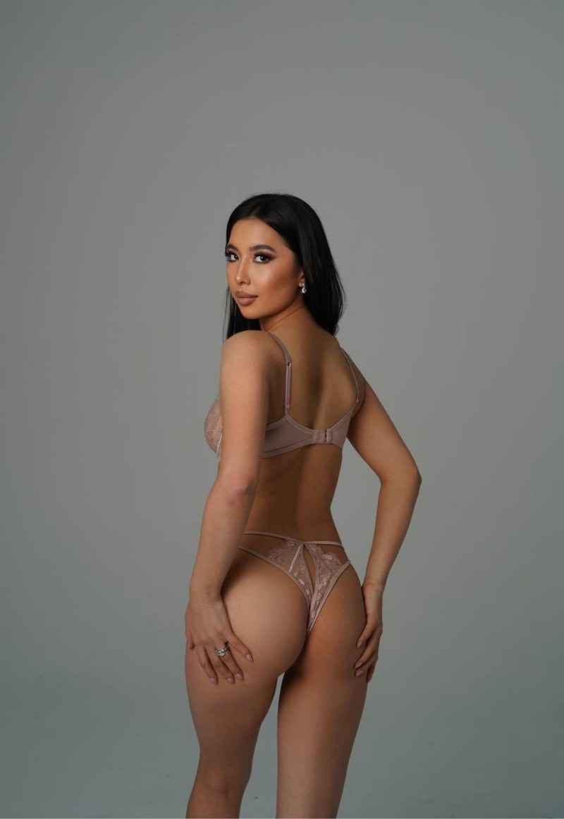 Briana - GFE