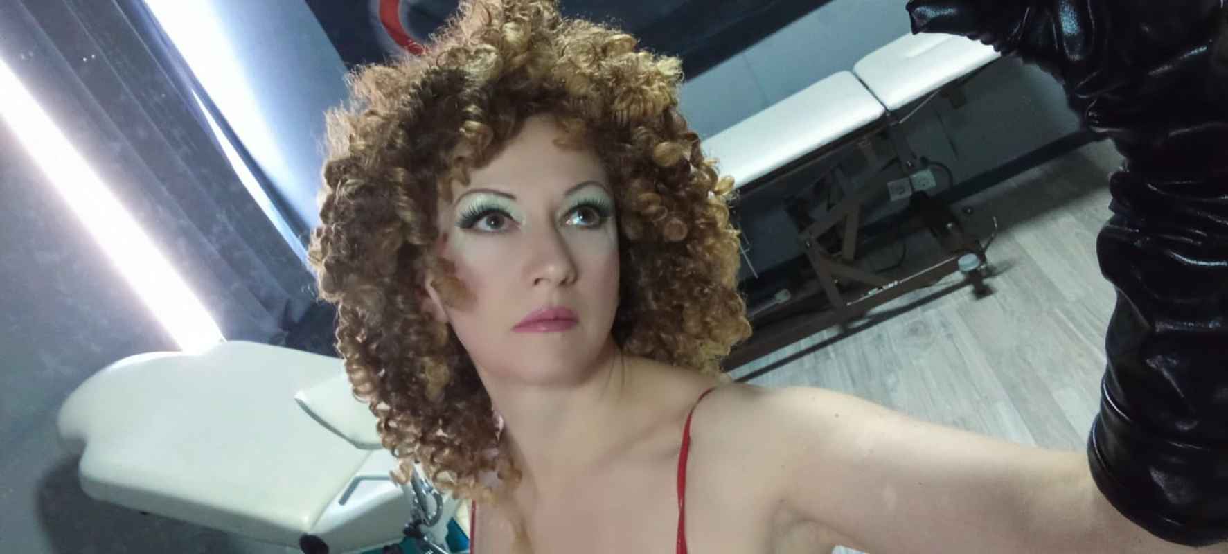 Noemie - curvy