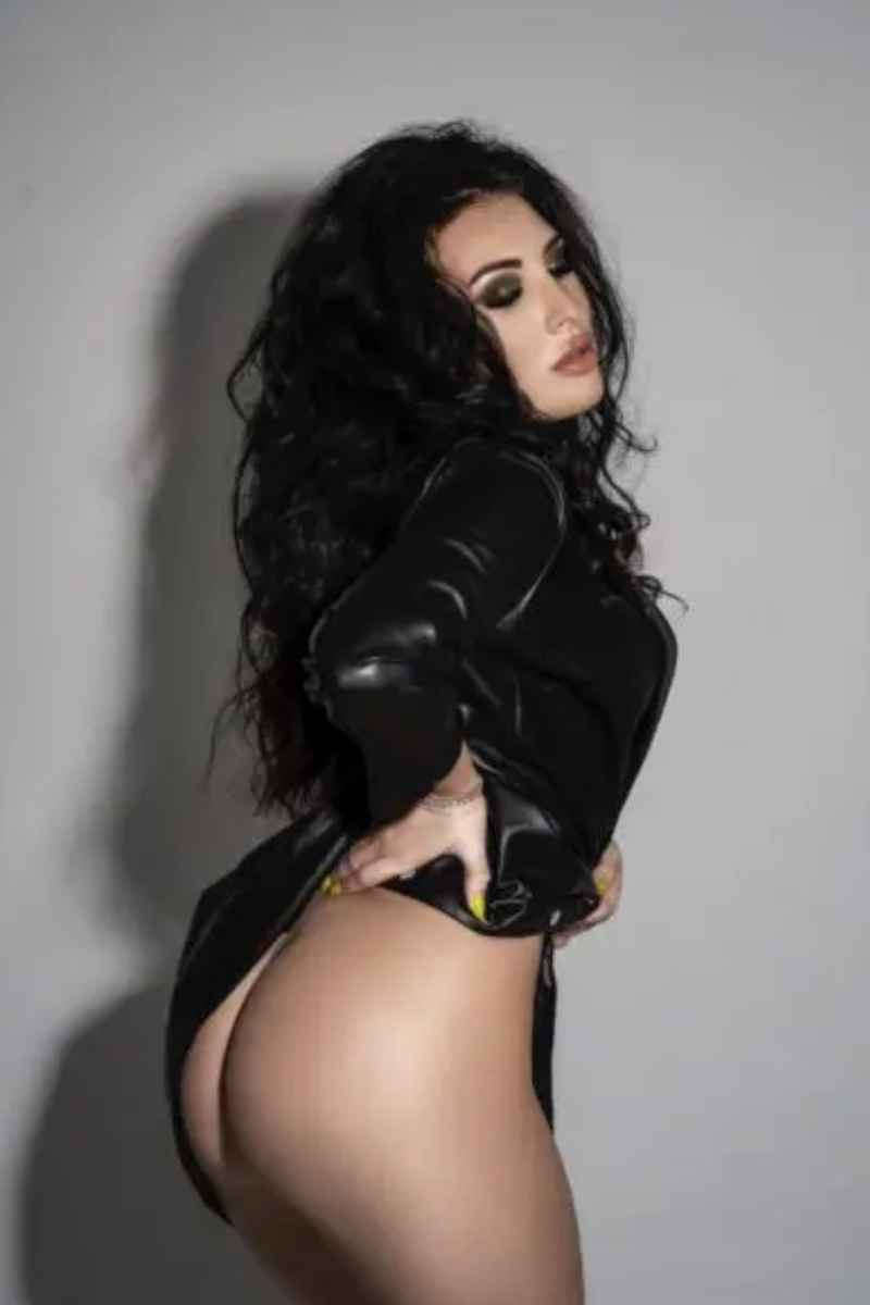 Nathalie - outcall available