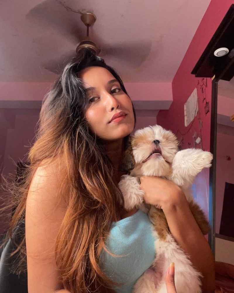 Nina - brunette