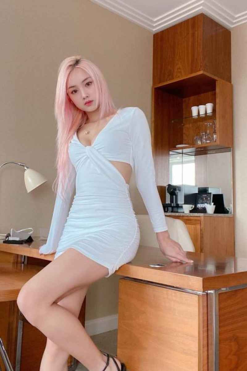 Eliza - curvy