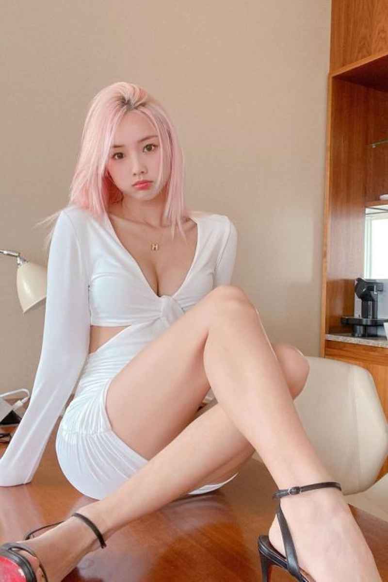 Pamela - curvy