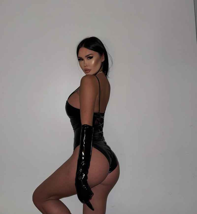 Nadine - outcall available