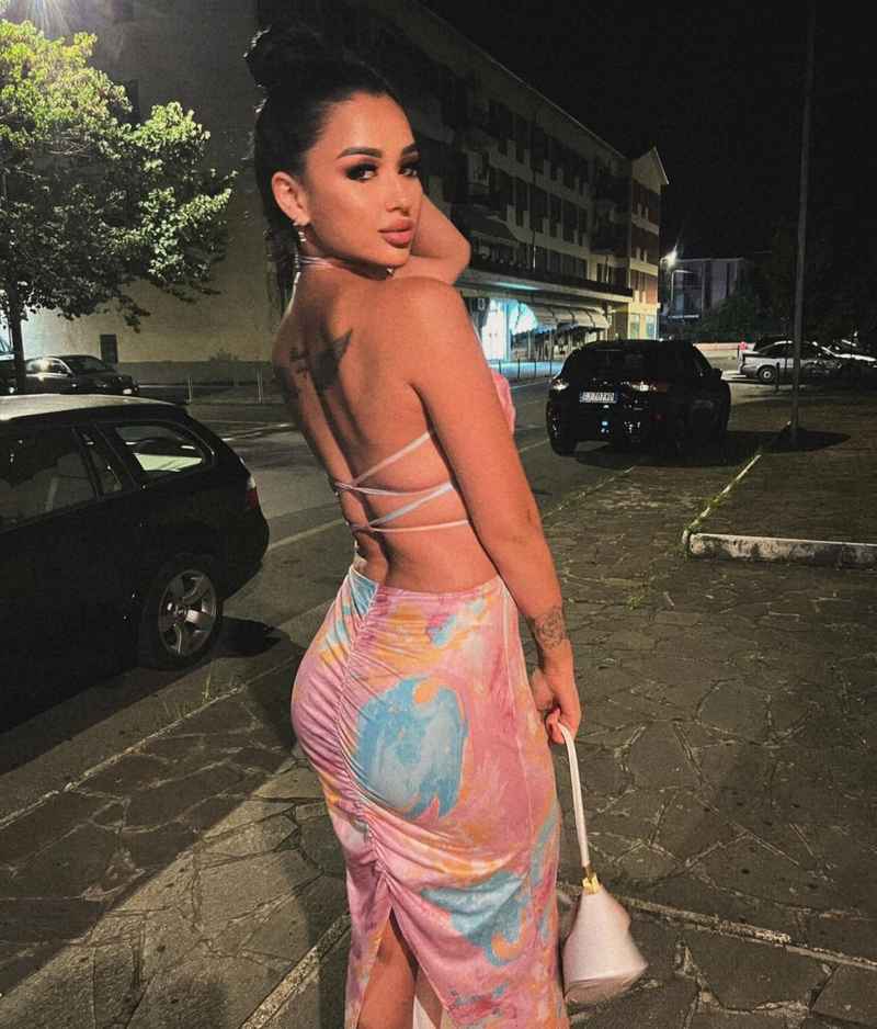 Kathleen - curvy