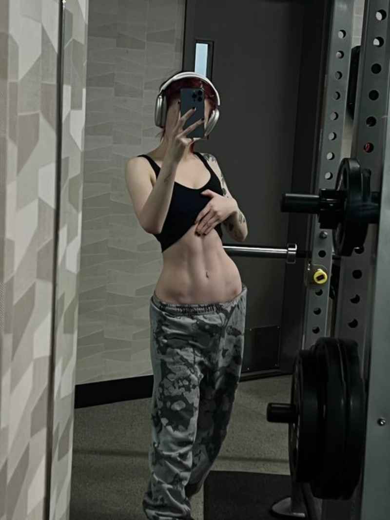 Gloria - outcall available