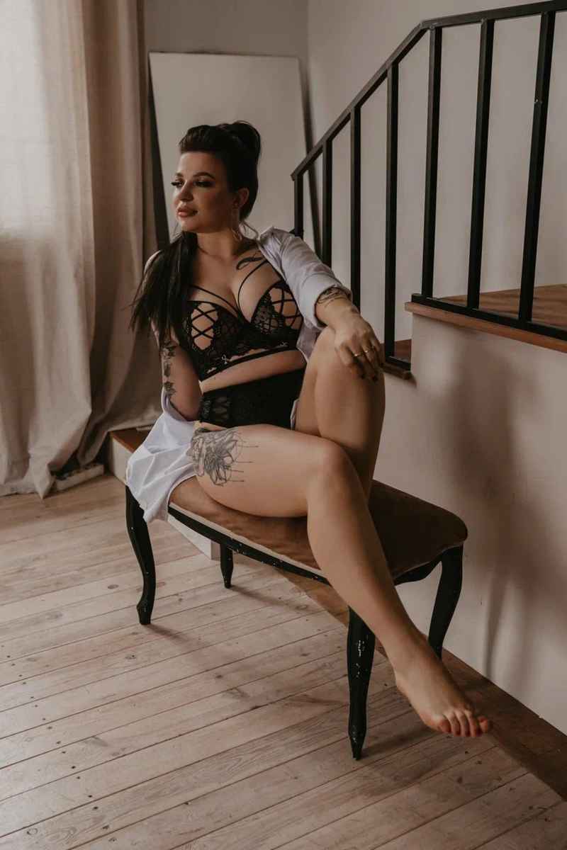 Dominique - open minded