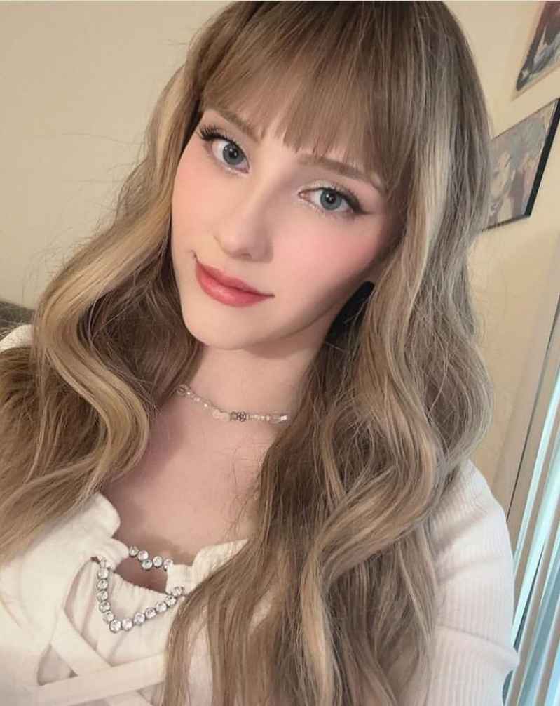 Laura - open minded