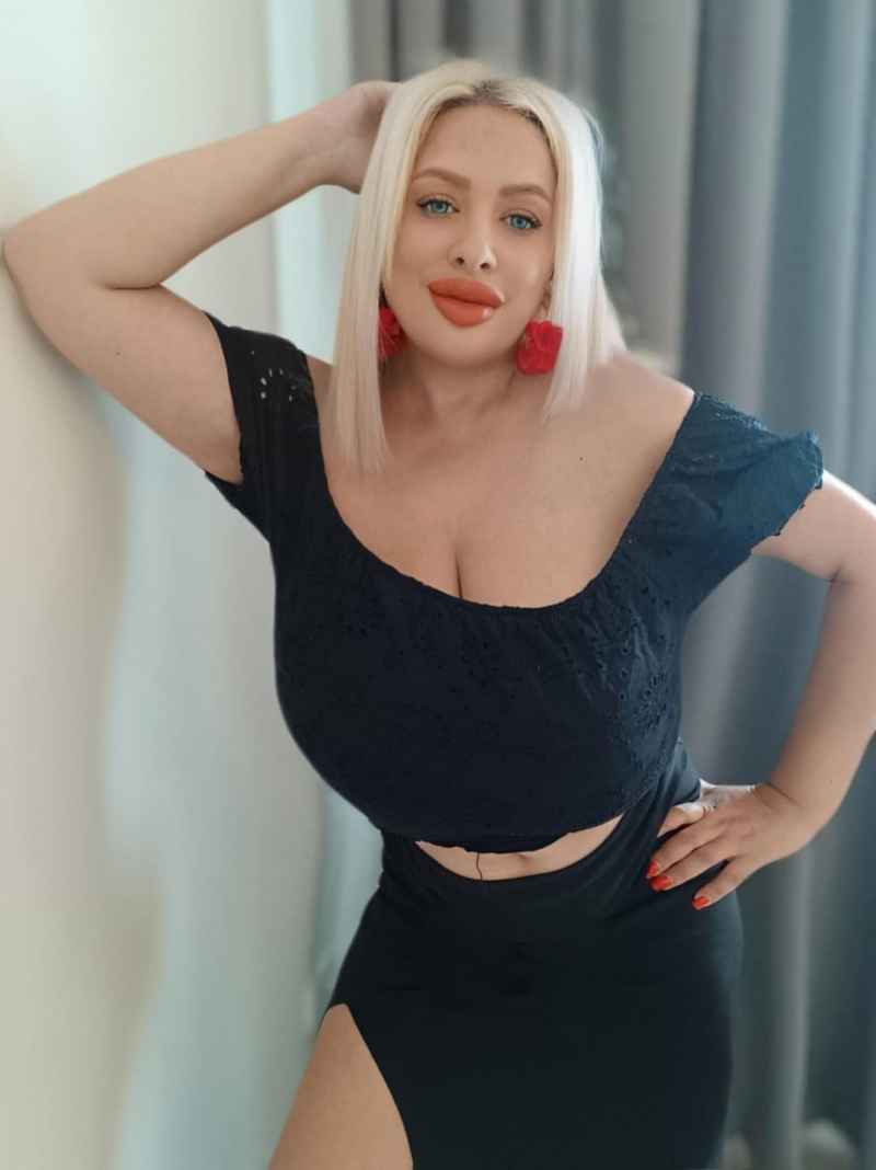 Nathalie - local girl
