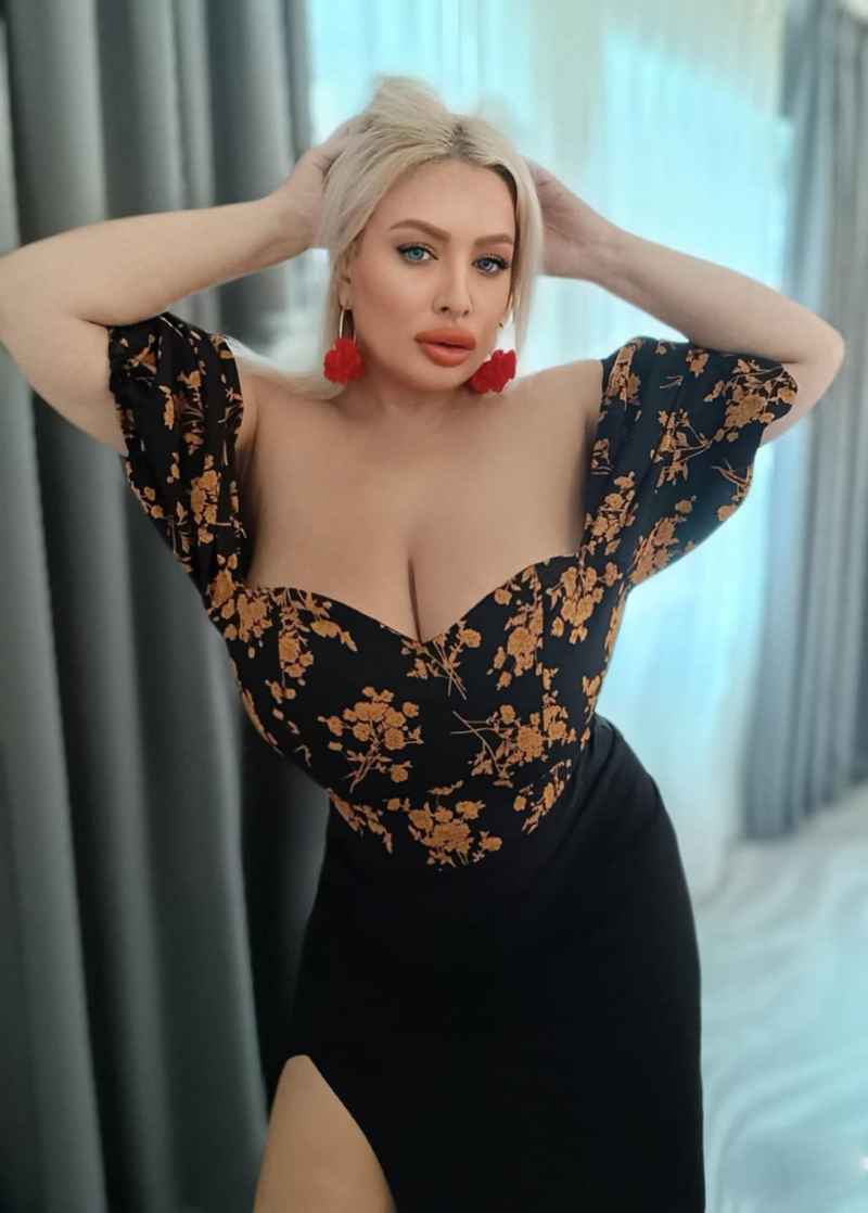 Lara - party girl