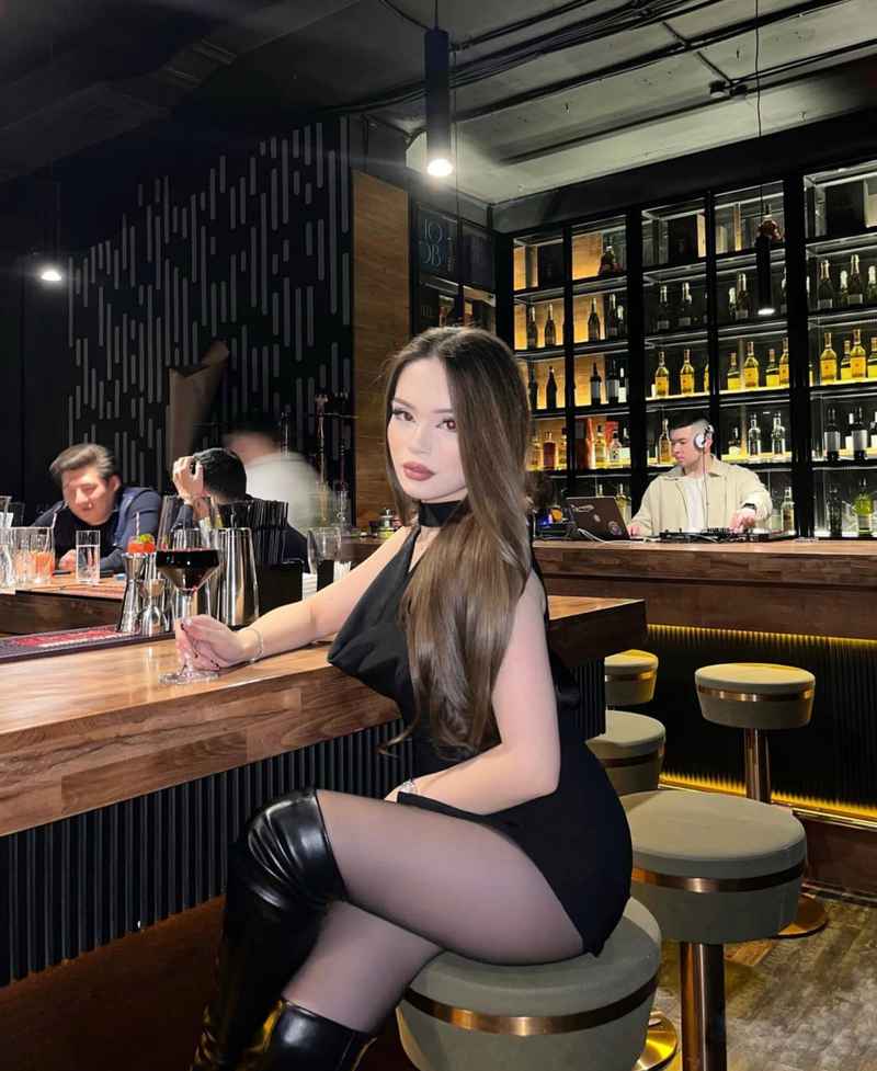 Nadine - outcall available